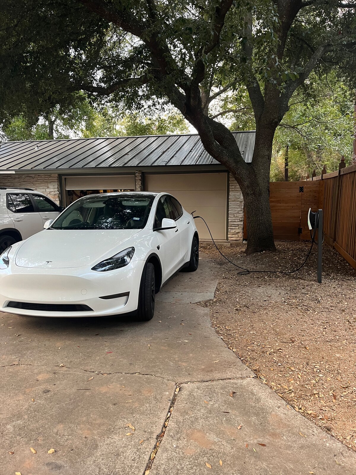 Two bed walkable Austin home close to the downtown
