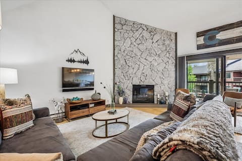 Park Place 302C: Location-Walk to Town!