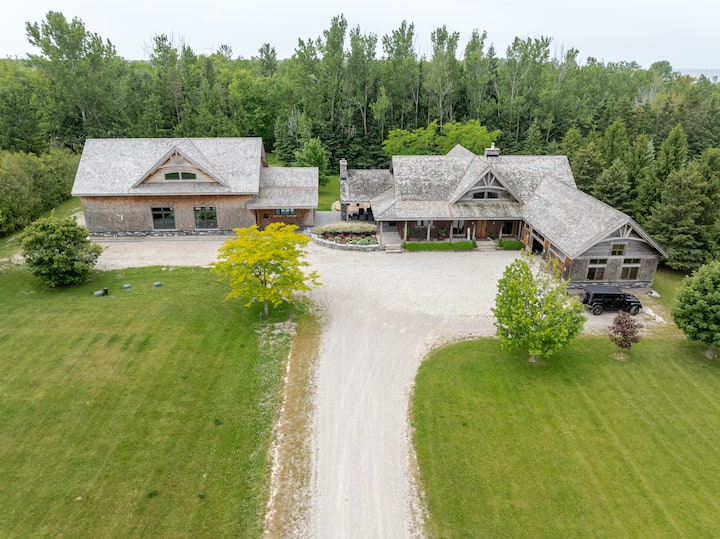 Ridgeway Retreat: Country Estate w/ 2 Homes, Beach
