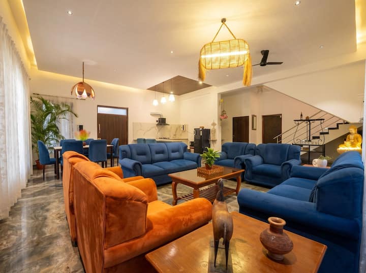 Living room image 4