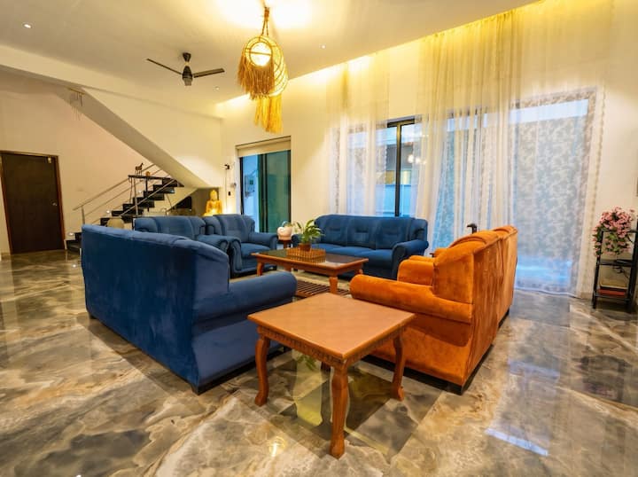Living room image 5