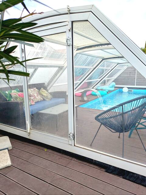 Villa with private heated pool - 3 min walk to the beach
