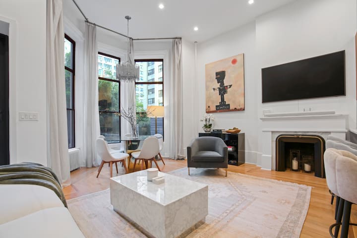 Modern 2BR Duplex | Garden Retreat Midtown east