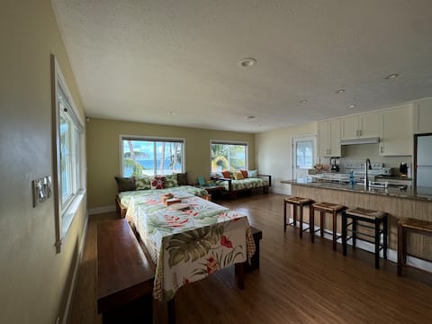 Popular Airbnb listing: Punalu'u Ocean Paradise - Oceanfront Beach House in Punaluu