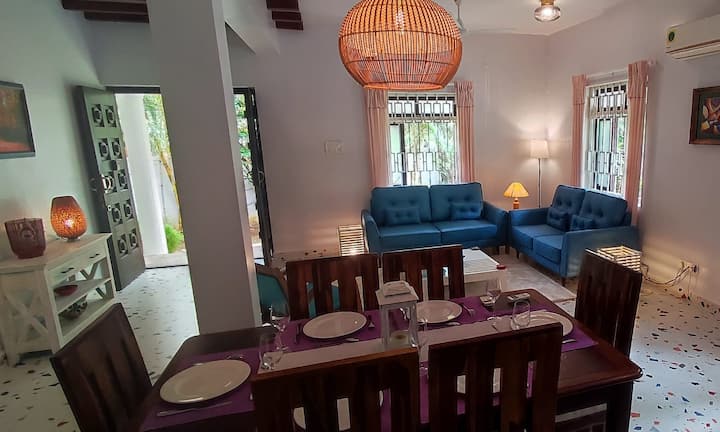 Dining area image 1