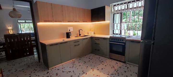 Full kitchen image 1