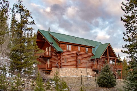 Elk Meadow Lodge: Luxury Log Home, Hot Tub