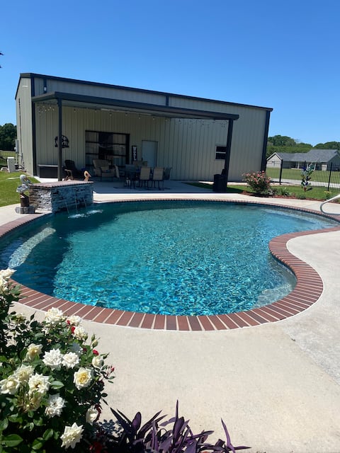 Private and Peaceful guest house - swimming pool