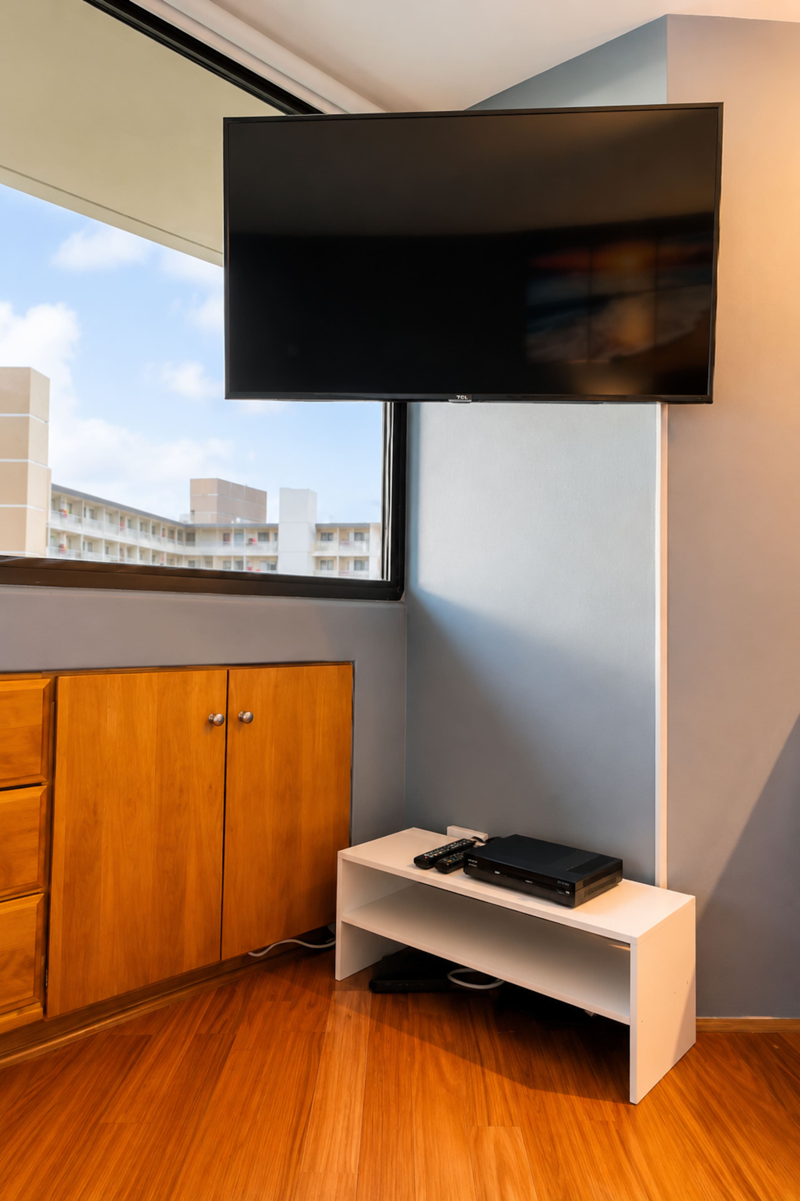 Condo in Honolulu · ★4.83 · 1 bedroom · 2 beds · 1 private bath - Image 7