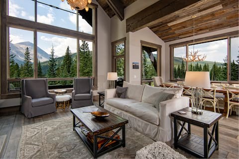 Quandary Estate Home: Luxurious, Breathtaking View