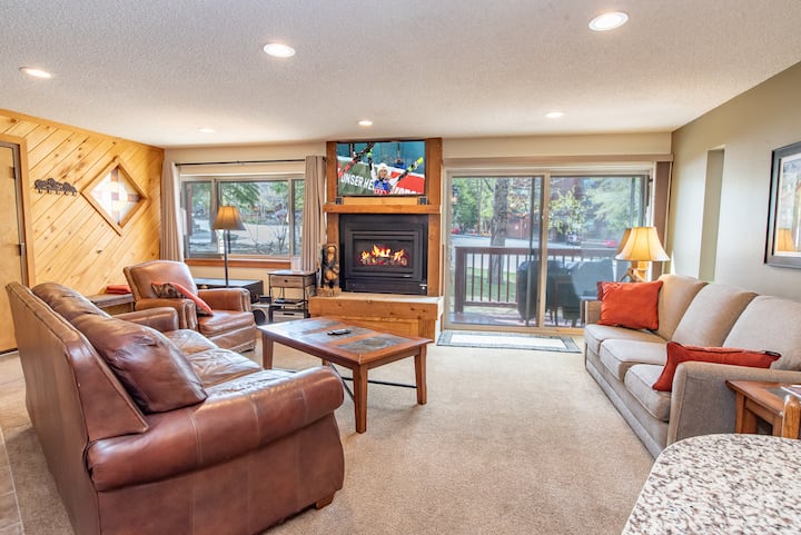 Pine Ridge Incline Condo: Ski-in, Walk To Downtown - Breckenridge, CO