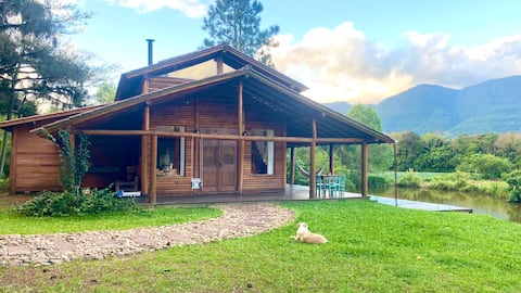 Furnished country cottage with pool