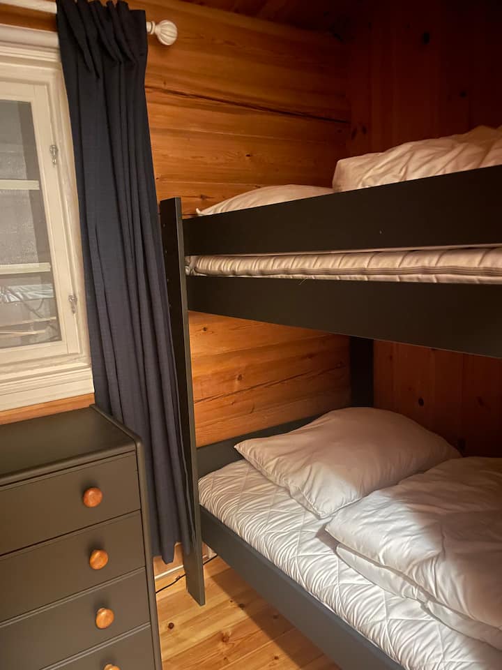 Litera y una cama individual de 90 cm 