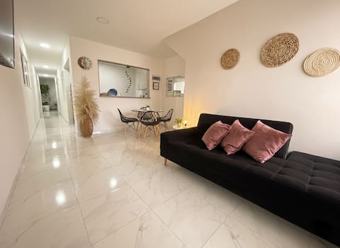 Complete Apartment, Downtown, Close to Cali