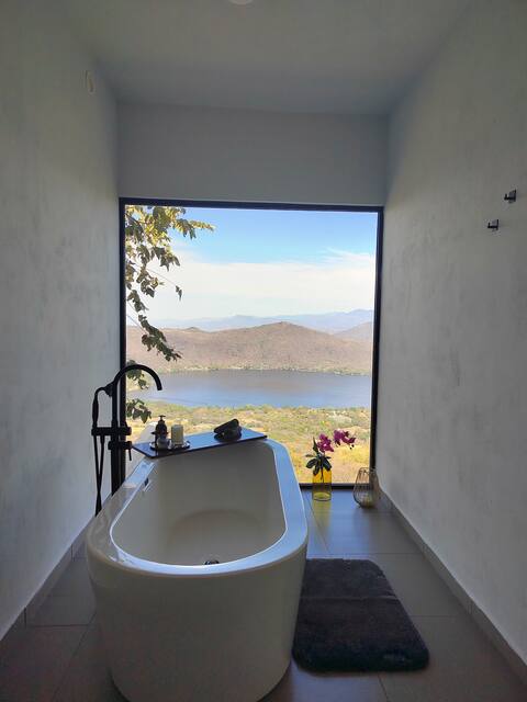 Bugambilias Loft with bathtub