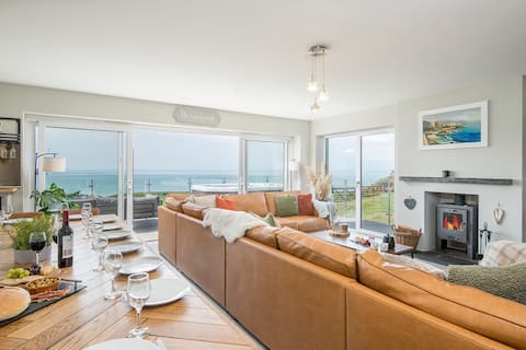 Beautiful 8 bedroom seaside holiday home