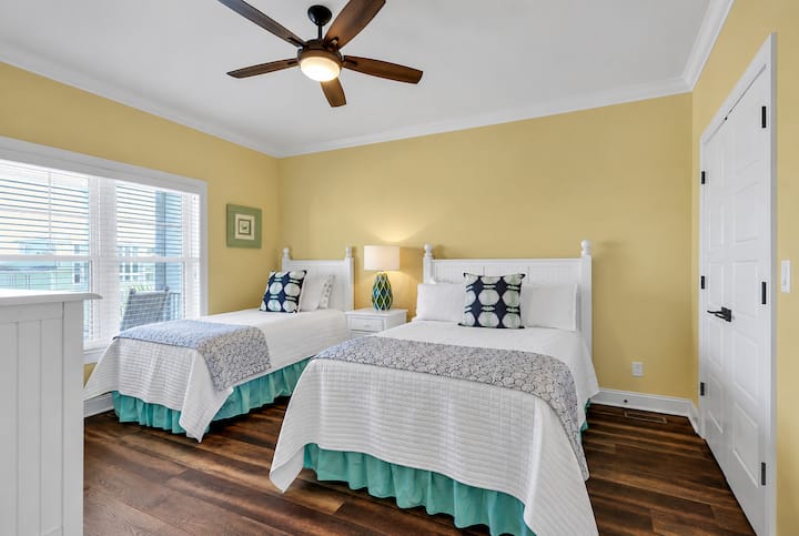 “Yellow Room” with shared Jack N Jill Bathroom - 1 single bed & 1 full bed - on first floor - on the “Bedrooms Level”