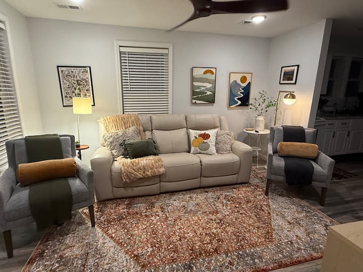 So Close To Rrgorge, Walk To Restaurants/shopping! - Clay City, KY