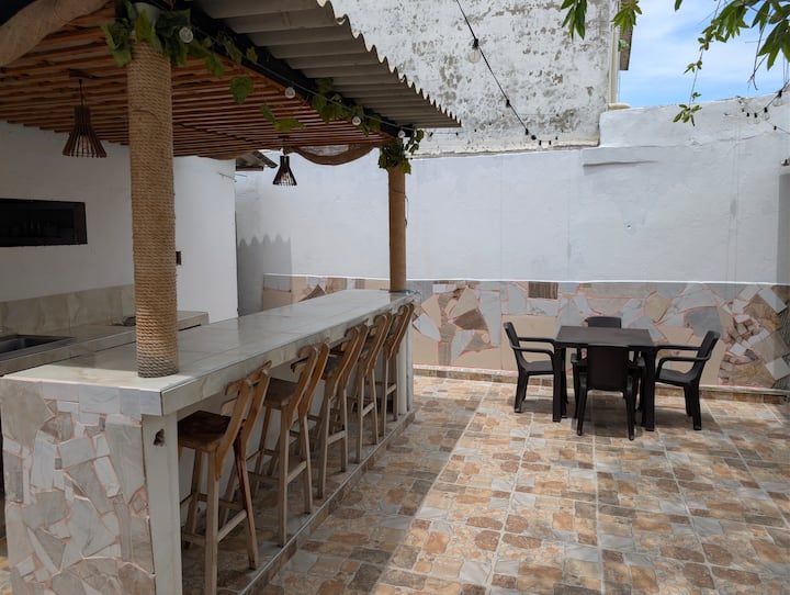 Full House Near The Airport And The Walled City - Cartagena
