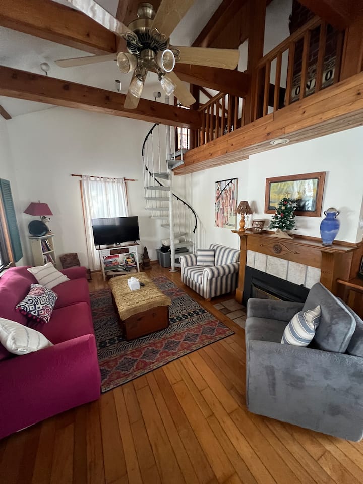 Lakeside Cottage Near Chautauqua Institution - Chautauqua, NY