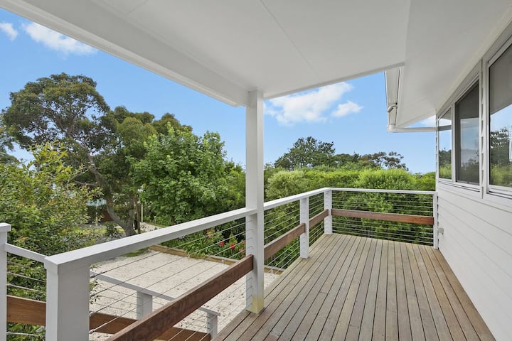 Len's Place - Lorne