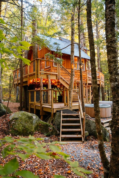 LuxuryTreehouse w/ Hot Tub Near Sunday River