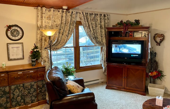 Დიდი წინა ფანჯარა ბაკჰანონის ცენტრის მოკლე მიმოხილვით.