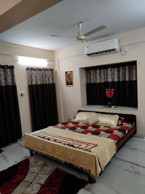 A Gorgeous & Spacious Apt. near Biswa Bangla Gate
