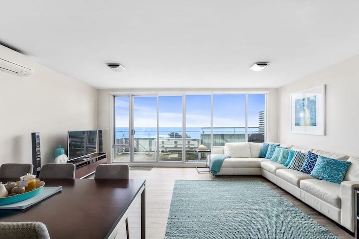 Point Grey Apartment 13 - Lorne
