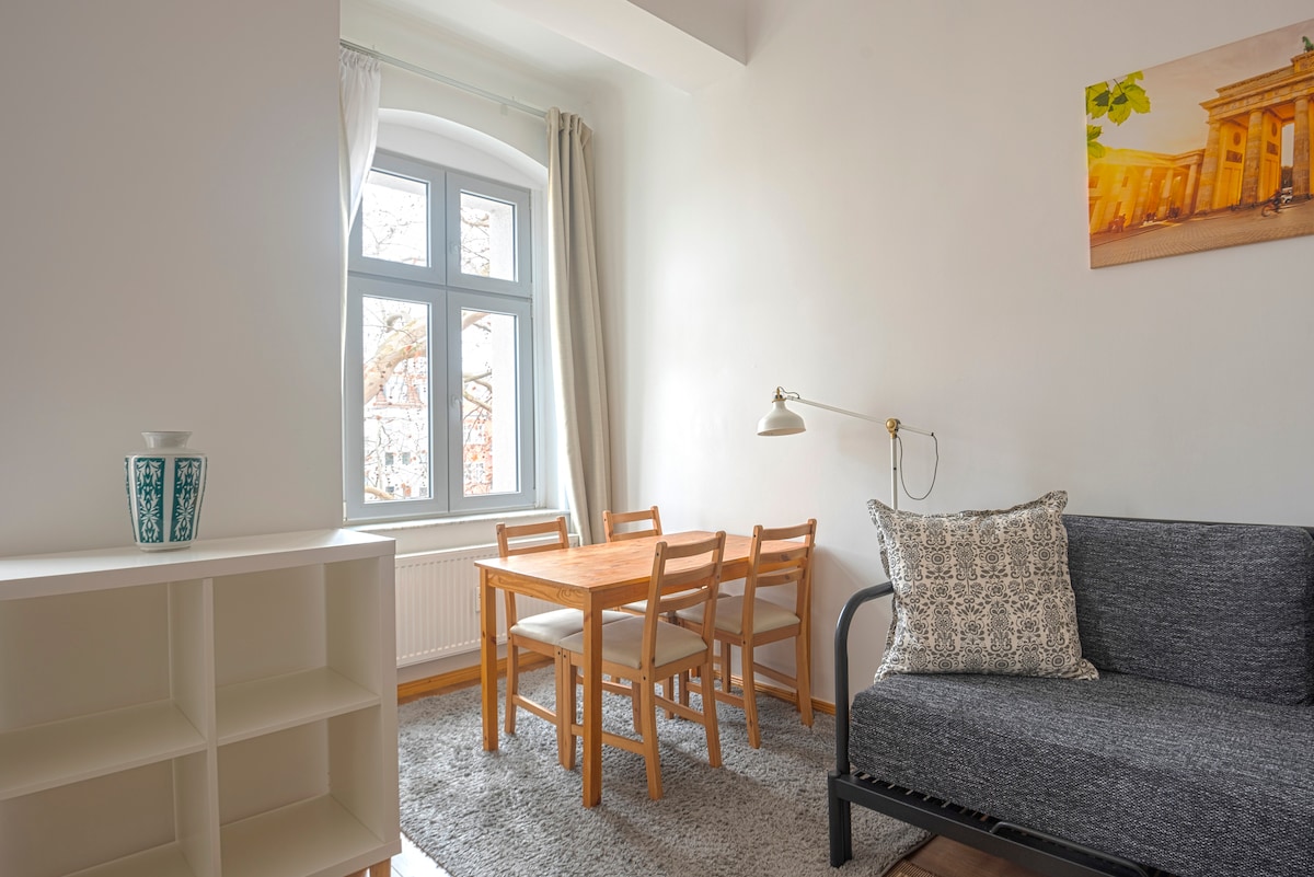 Modern cozy APARTMENT in the center near the train station