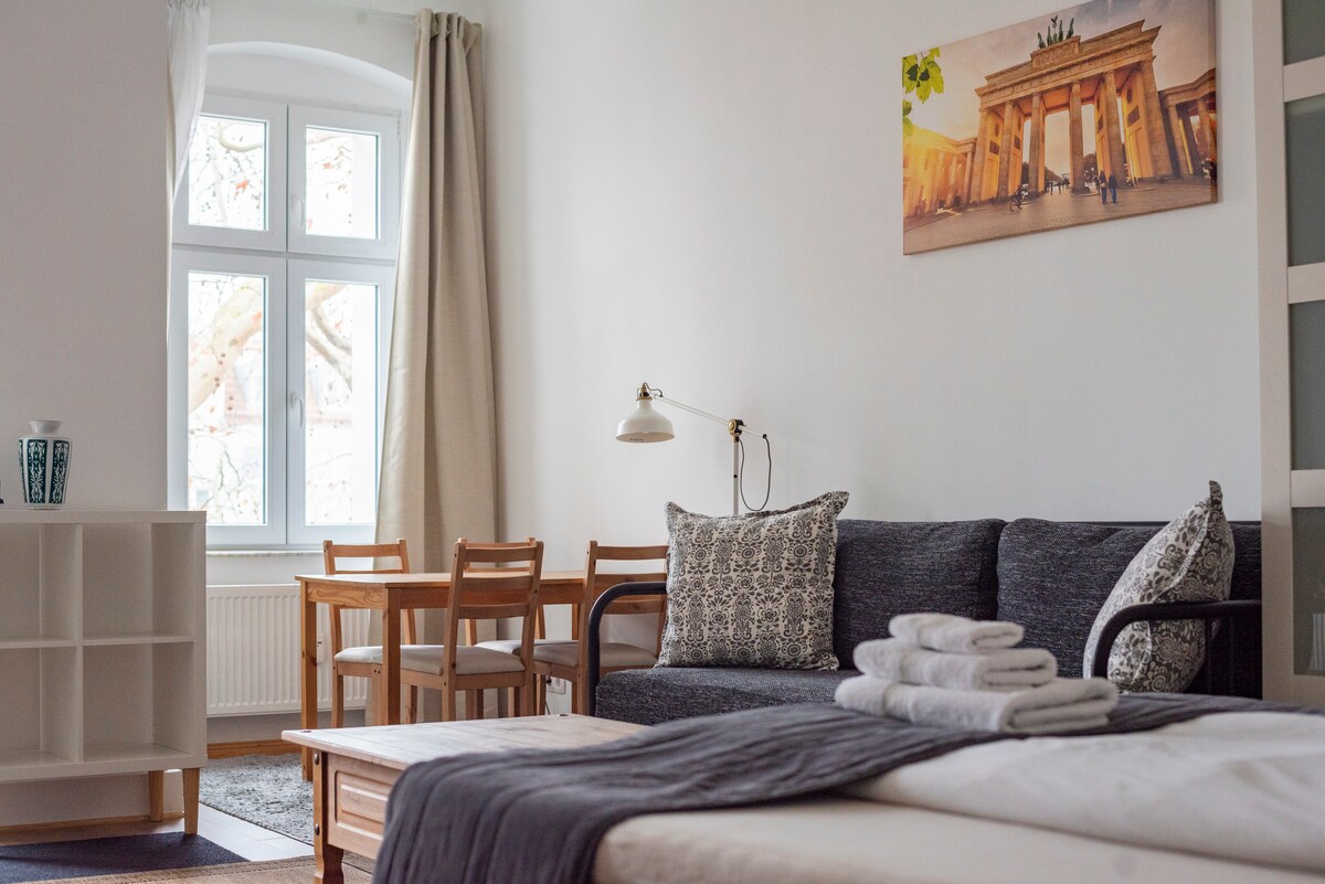 Modern cozy APARTMENT in the center near the train station