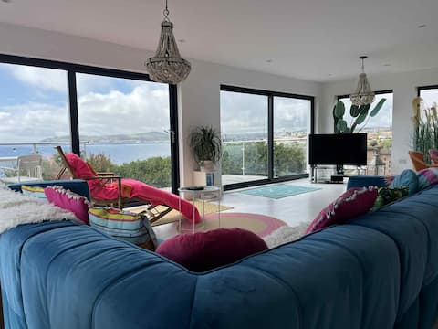 Stunning views, Modern Beach Chic Tourist registrd