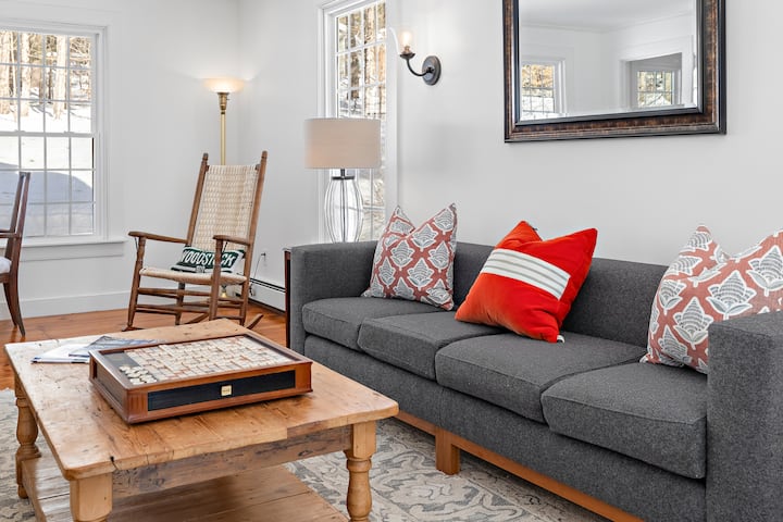 Spacious Vermont Farmhouse | 3br • 3ba • Quiet - Quechee State Park, Hartford