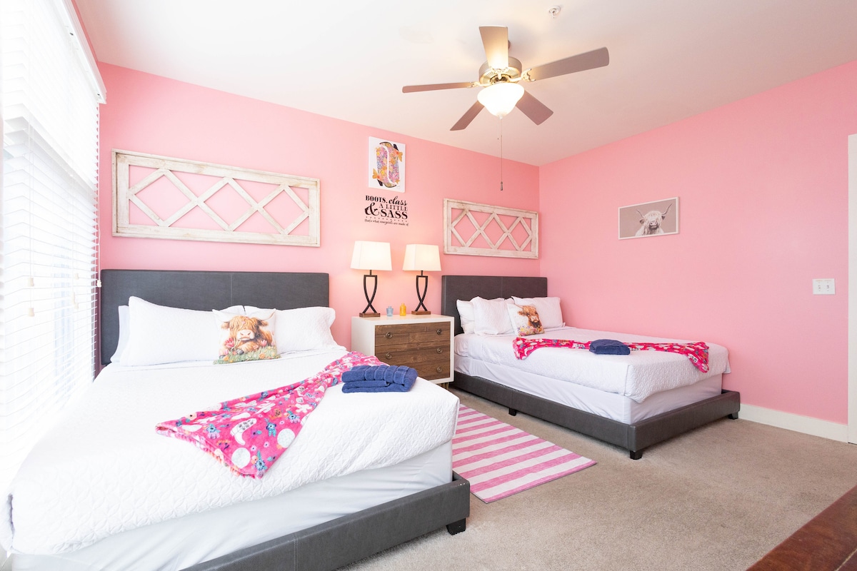 غرفة نوم في الطابق الثاني - سريران بحجم كوين