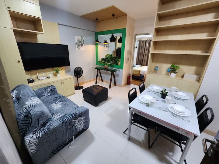 ხედი მთავარი შესასვლელი კარიდან