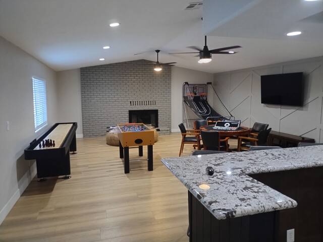 9 mins to Strip w/ Pool,Basketball,Firepit & Games gallery image 5