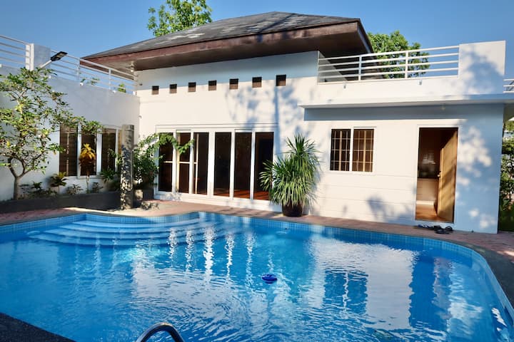 Beautiful Beachfront Bungalow in Bauang, La Union