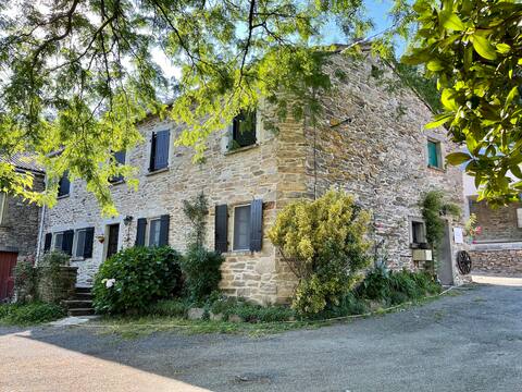 Large cottage near Les Lacs - “La Rouvialaise”