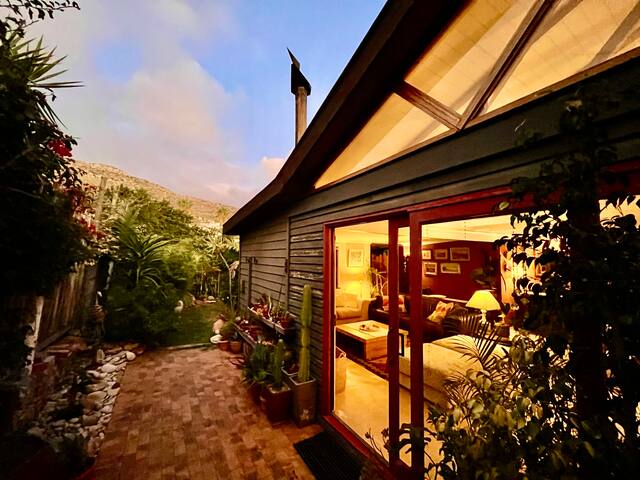 Equinox Lifestyle: 2 Bedroom Beach House with Pool