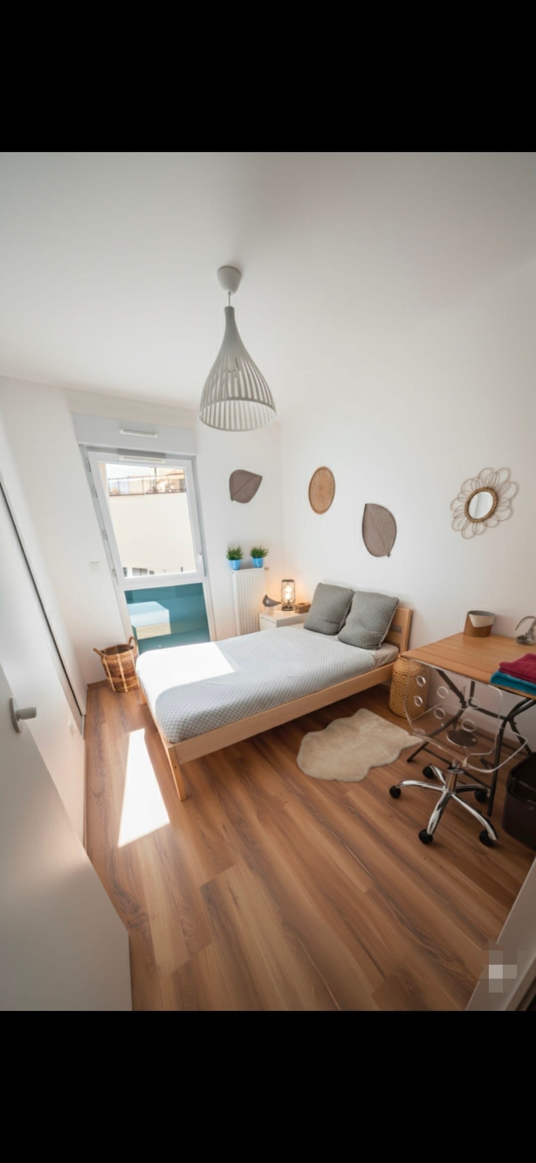 Udobna posteljina,
Soba je vrlo tiha (s vrtne strane).