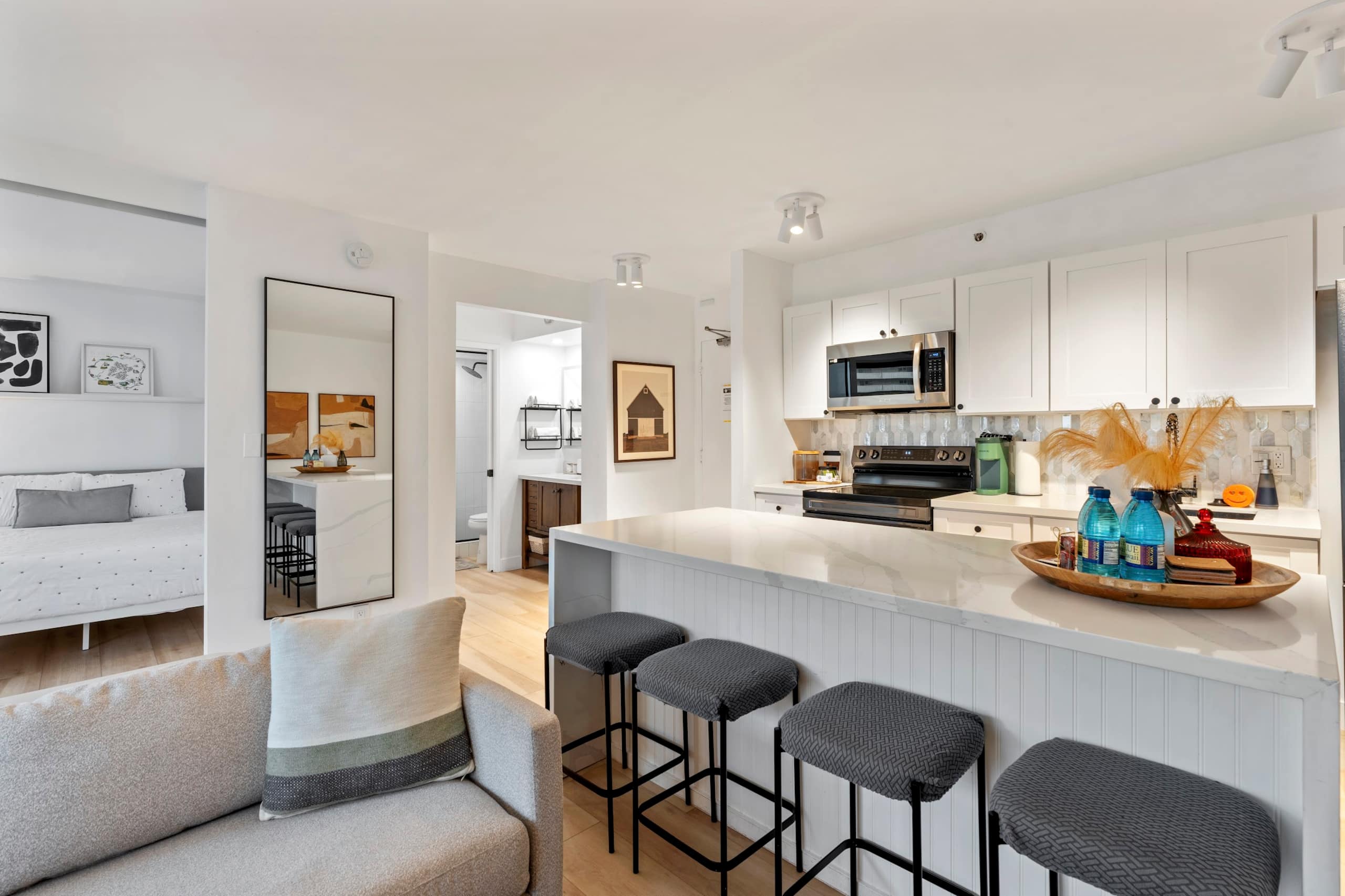 Condo in Honolulu · ★4.97 · 1 bedroom · 3 beds · 1 private bath - Image 20