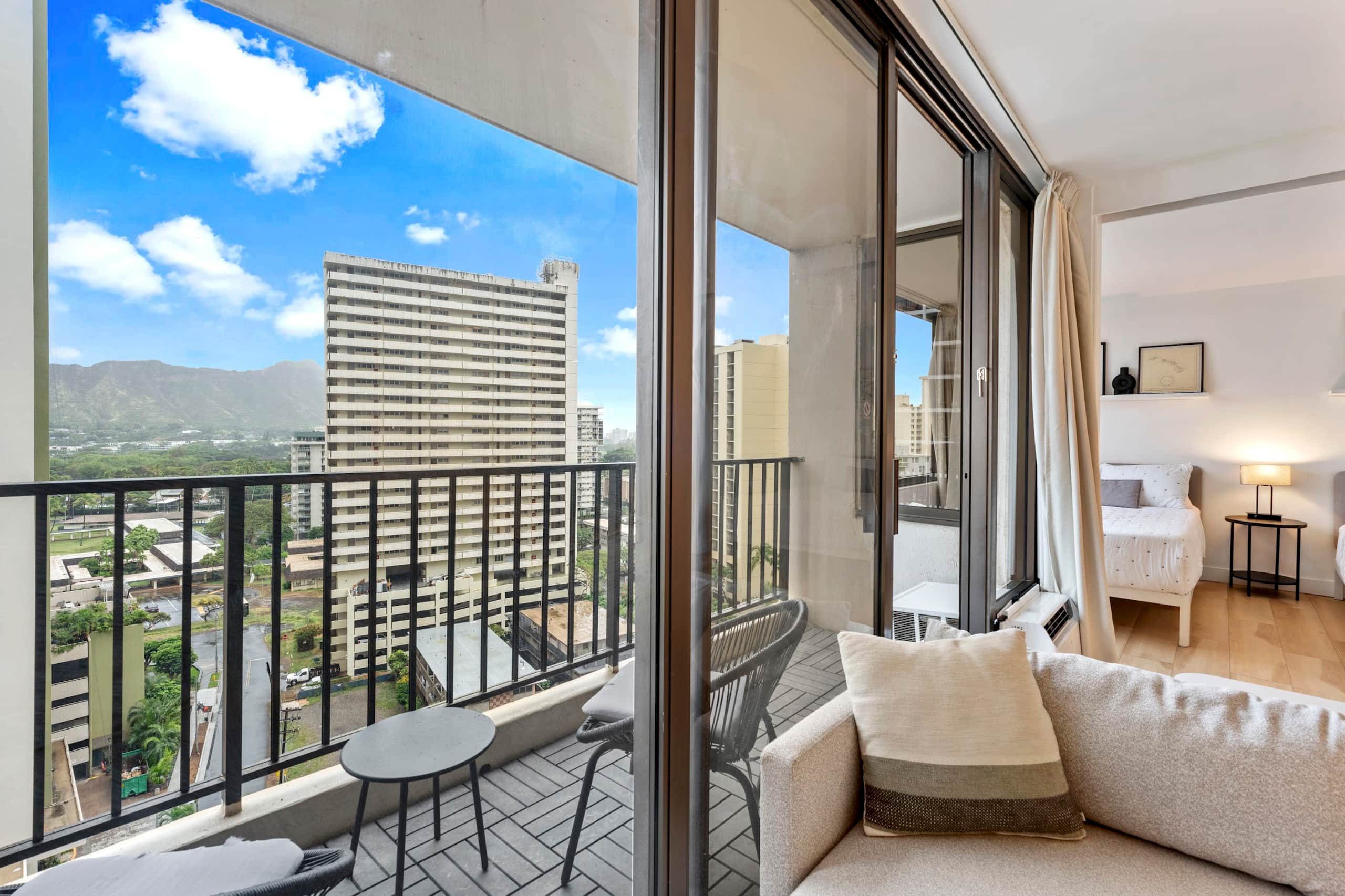Condo in Honolulu · ★4.97 · 1 bedroom · 3 beds · 1 private bath - Image 11