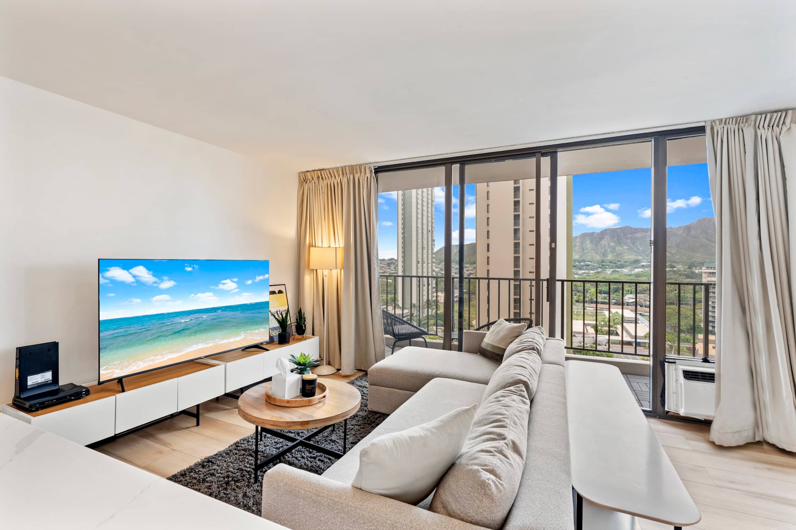 Condo in Honolulu · ★4.97 · 1 bedroom · 3 beds · 1 private bath - Image 3