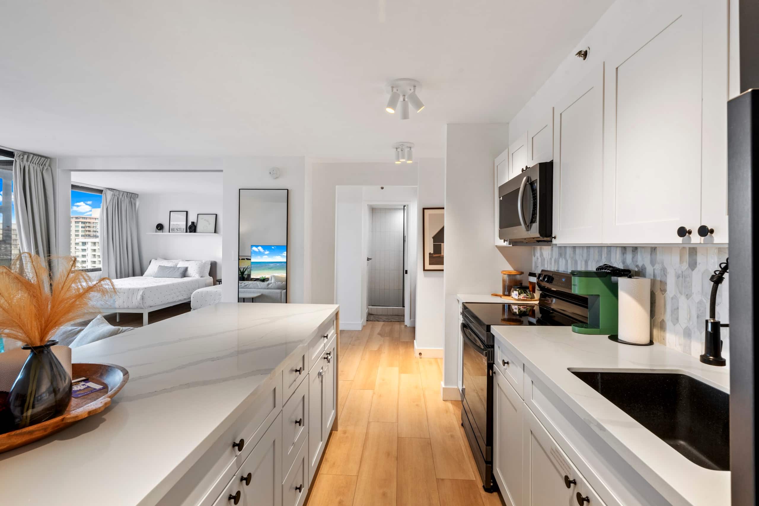 Condo in Honolulu · ★4.97 · 1 bedroom · 3 beds · 1 private bath - Image 17