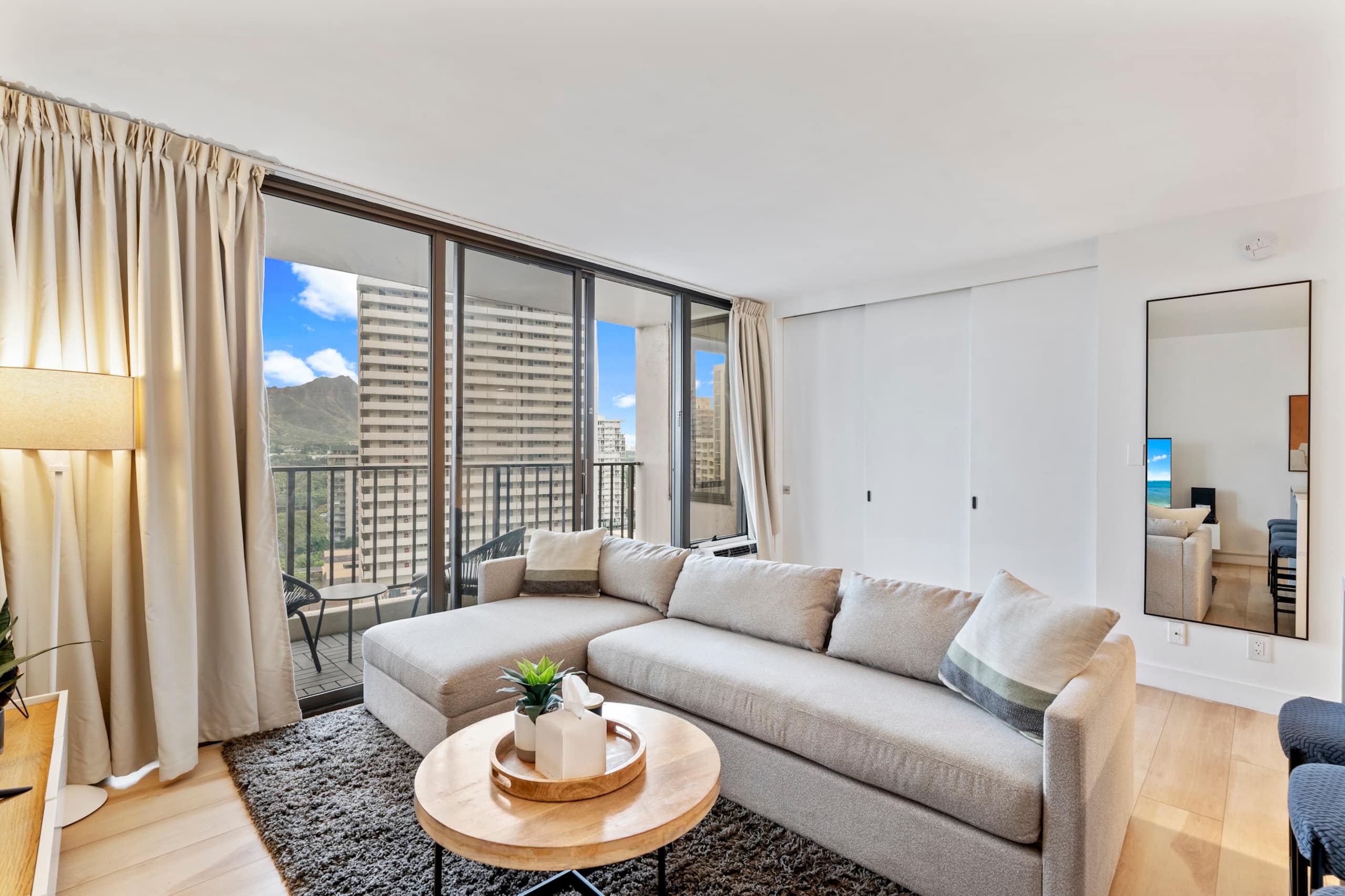 Condo in Honolulu · ★4.97 · 1 bedroom · 3 beds · 1 private bath - Image 13