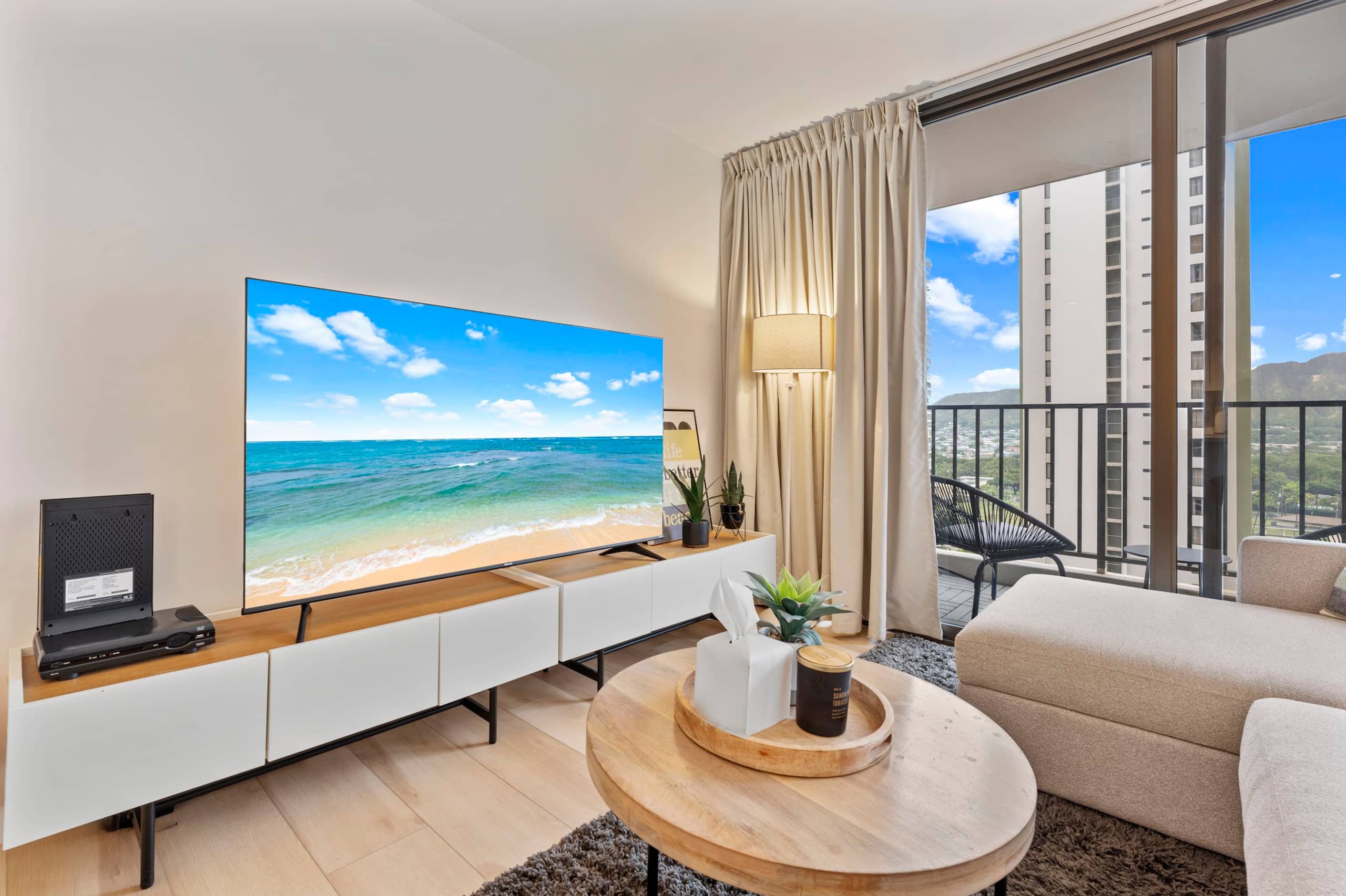 Condo in Honolulu · ★4.97 · 1 bedroom · 3 beds · 1 private bath - Image 9