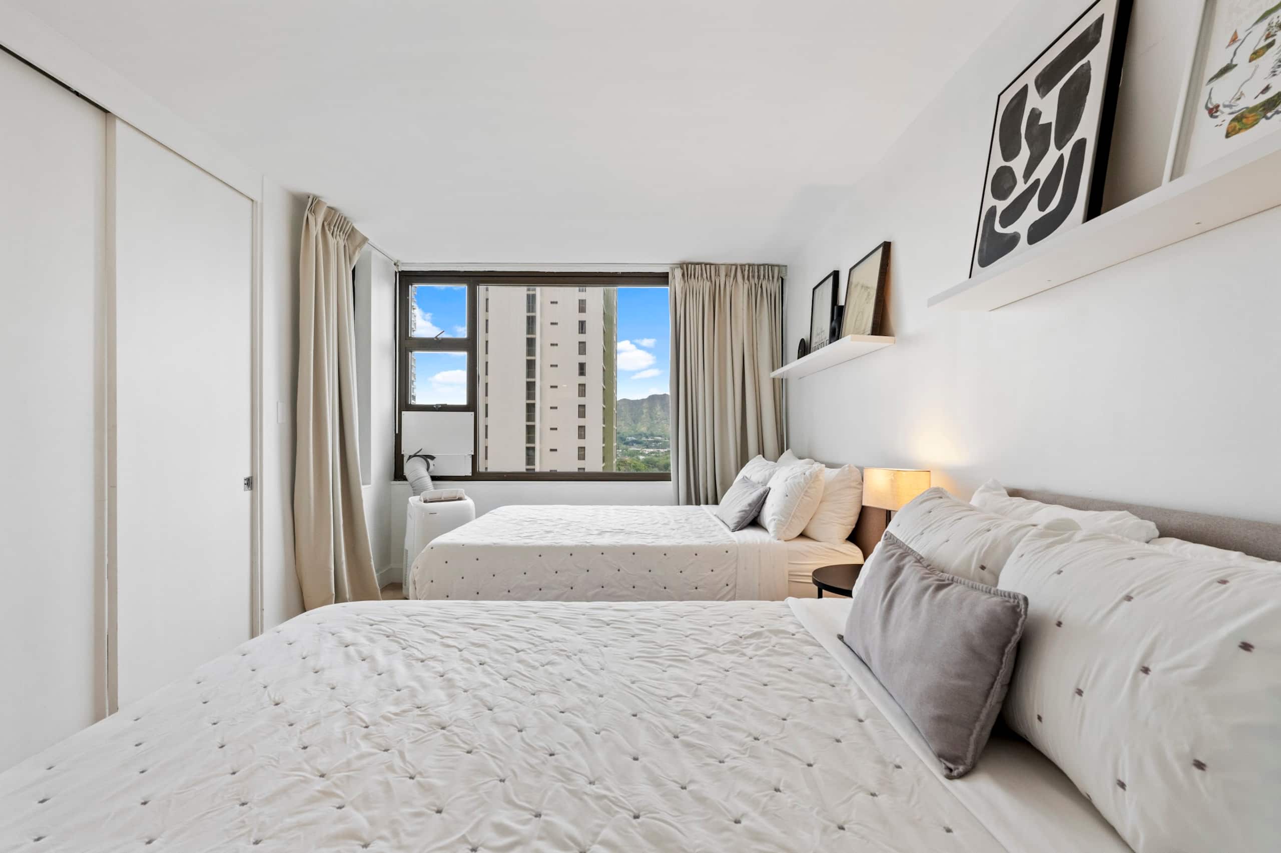 Condo in Honolulu · ★4.97 · 1 bedroom · 3 beds · 1 private bath - Image 31