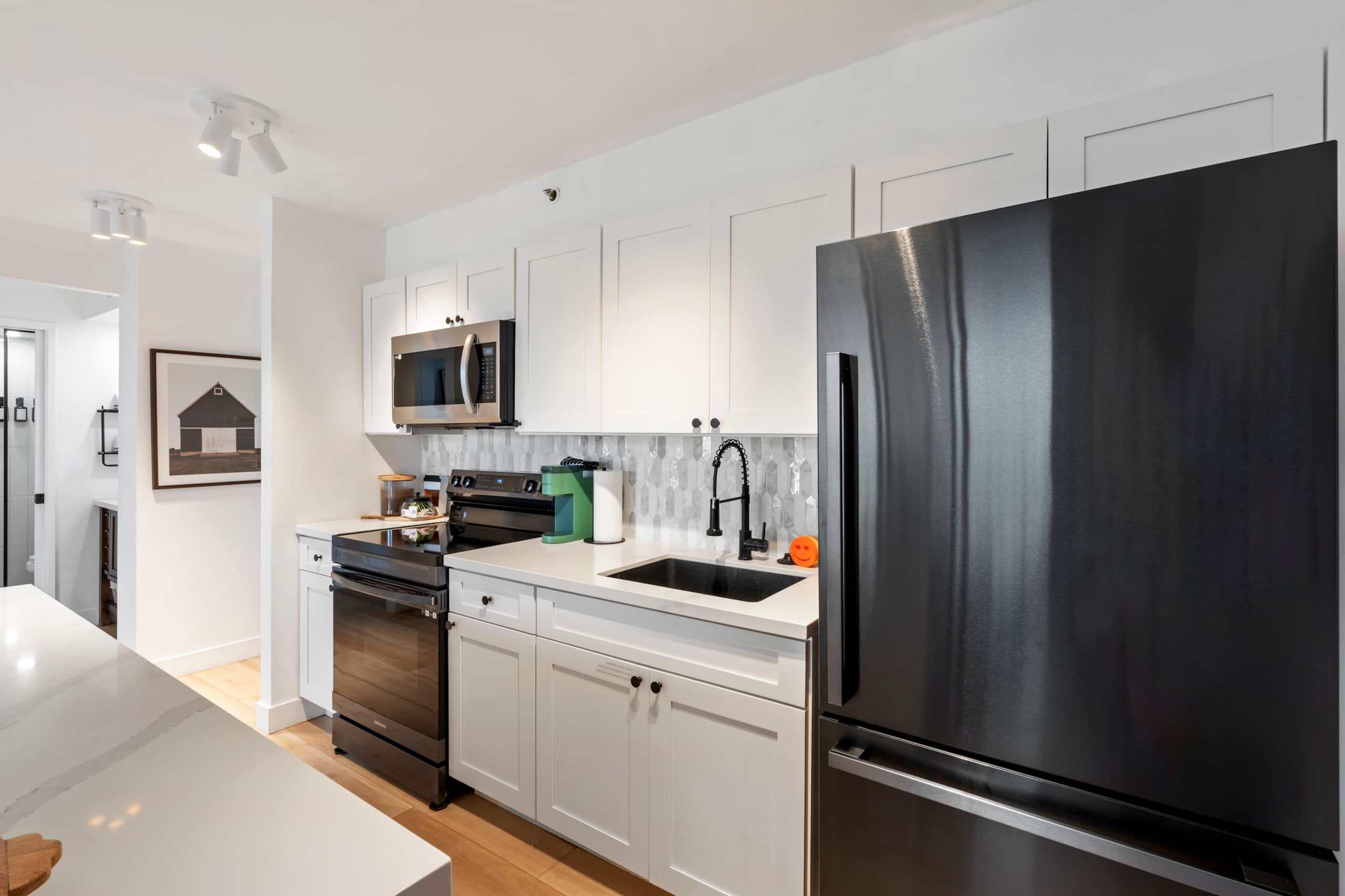 Condo in Honolulu · ★4.97 · 1 bedroom · 3 beds · 1 private bath - Image 16