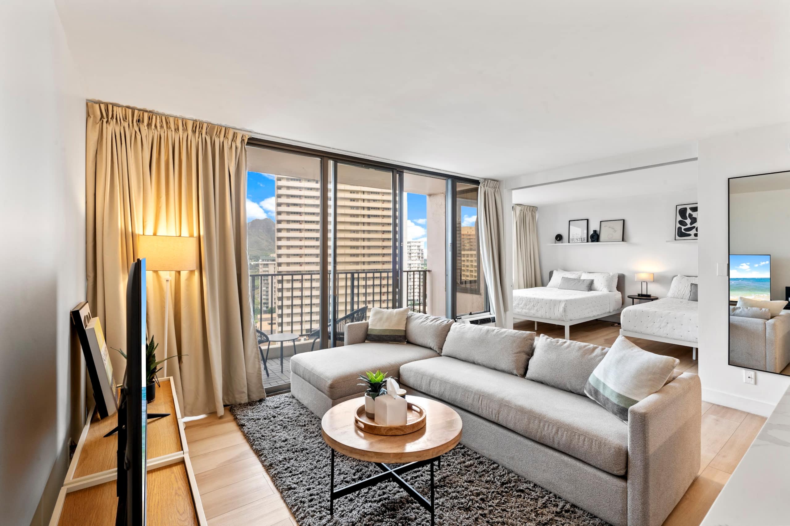 Condo in Honolulu · ★4.97 · 1 bedroom · 3 beds · 1 private bath - Image 8