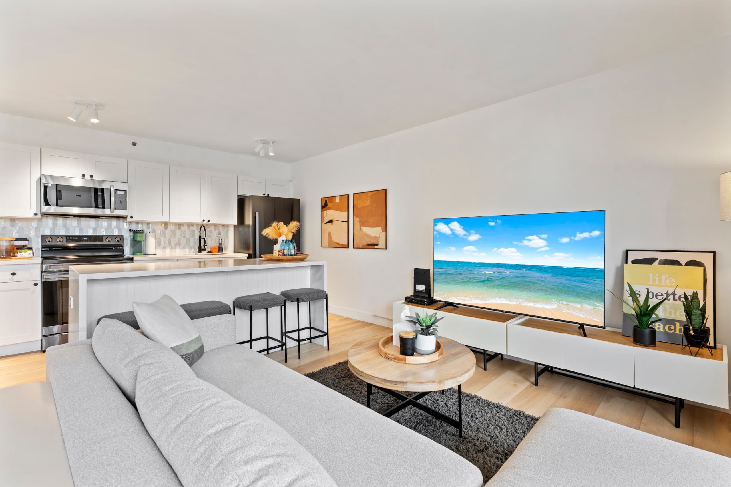 Condo in Honolulu · ★4.97 · 1 bedroom · 3 beds · 1 private bath - Image 7